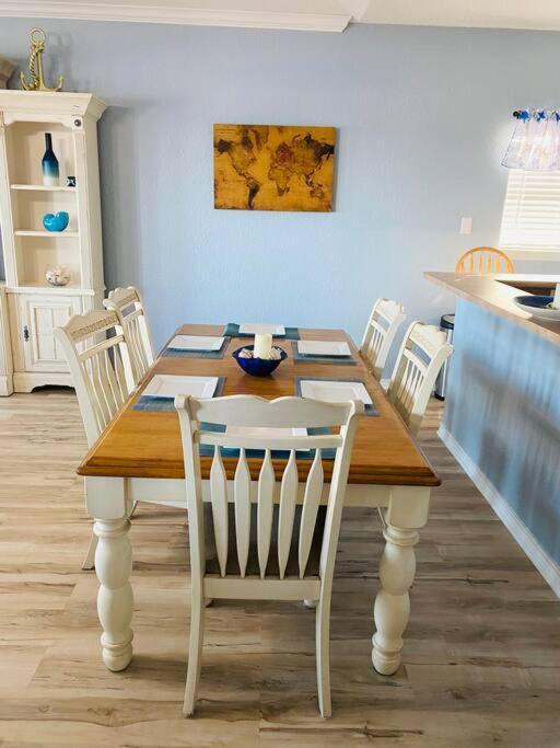 Beach House With Ocean View Surfside Beach Zewnętrze zdjęcie