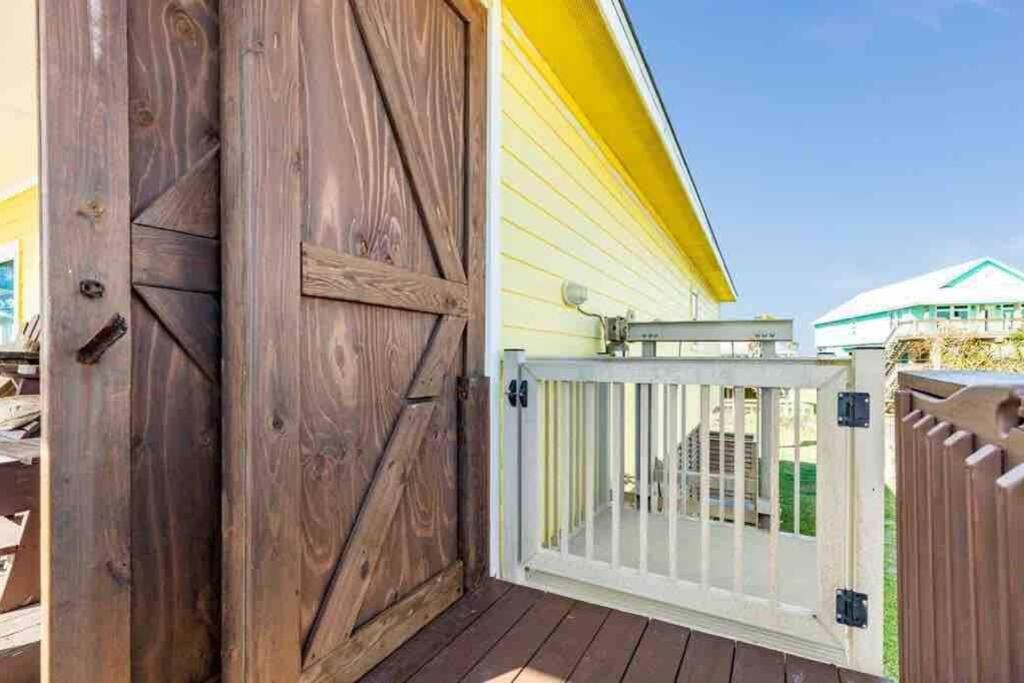 Beach House With Ocean View Surfside Beach Zewnętrze zdjęcie